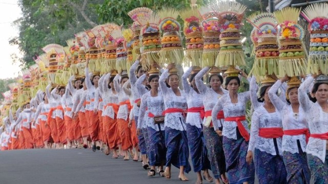 Tradisi Mapeed di Bali, Ucapan Syukur Umat Hindu Pada Ida Sang Hyang Widi Wasa (102853)