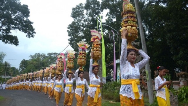 Tradisi Mapeed di Bali, Ucapan Syukur Umat Hindu Pada Ida Sang Hyang Widi Wasa (102856)
