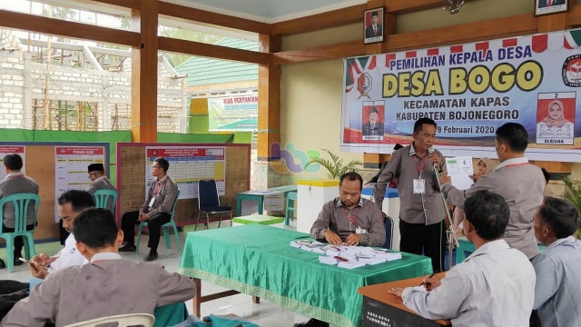 Ilustrasi: Foto suasana pemungutan suara dalam Pilkades Serentak di Kabupaten Bojonegoro.