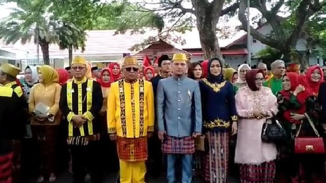 Viral Lamaran Anak Bupati Konawe dengan Mahar Tanah ...