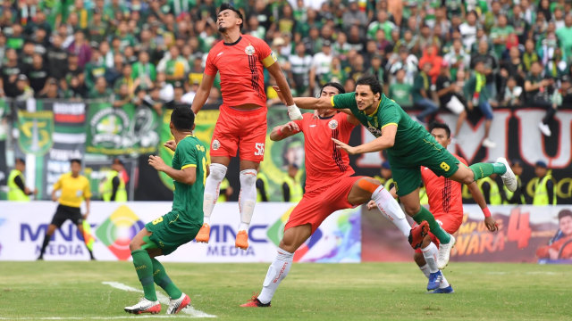 Mahmoud Eid (kostum nomor 9) di laga Persebaya vs Persija. Foto: ANTARA FOTO/Zabur Karuru/ama