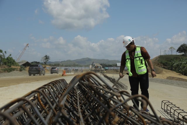 Pembangunan jalan tol di Aceh. Foto: Abdul Hadi/acehkini