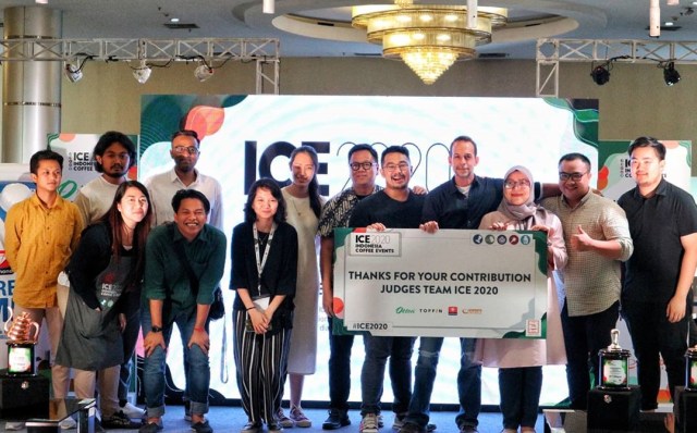 Ryanto Chaniago (depan, dua dari kiri) pada ajang Indonesia Coffee Events 2020 | Photo from Instagram/aksi_scai