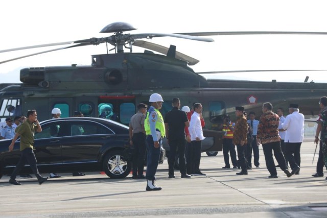 Helikopter Caracal TNI AU yang ditumpangi Presiden Jokowi untuk menghadiri kenduri kebangsaan di Bireuen, Aceh. Foto: Marda Kurnia