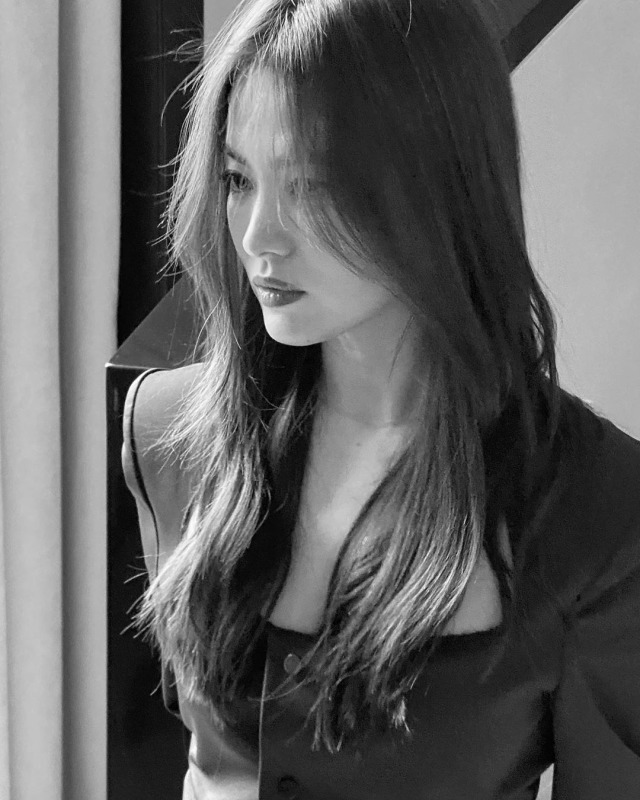 Foto: Gaya Kasual Song Hye Kyo saat Hadir di Milan Fashion Week (884454)