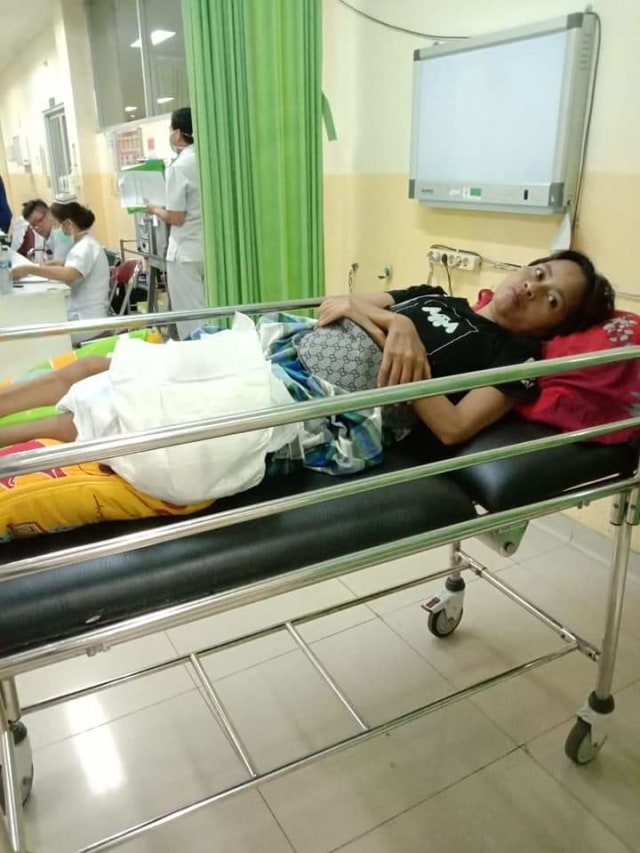 Ariyani alami Tumor saat ini sedang menjalani perawatan di Rumah Sakit Prof Kadong Melalang Manado Sulawesi Utara. Foto: Istimewa