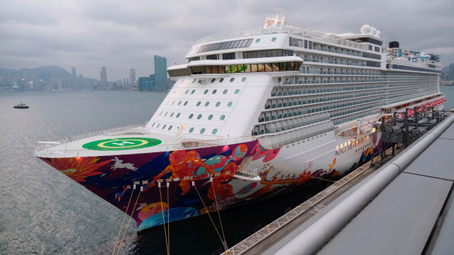 Kapal pesiar World Dream cruise