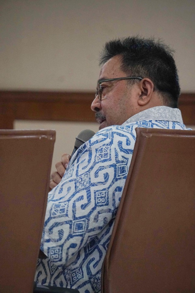 Eks Gubernur Banten, Rano Karno, memberikan keterangan sebagai saksi dalam perkara Tubagus Chaeri Wardana di Pengadilan Negeri Jakarta Pusat, Senin (24/2). Foto: Irfan Adi Saputra/kumparan