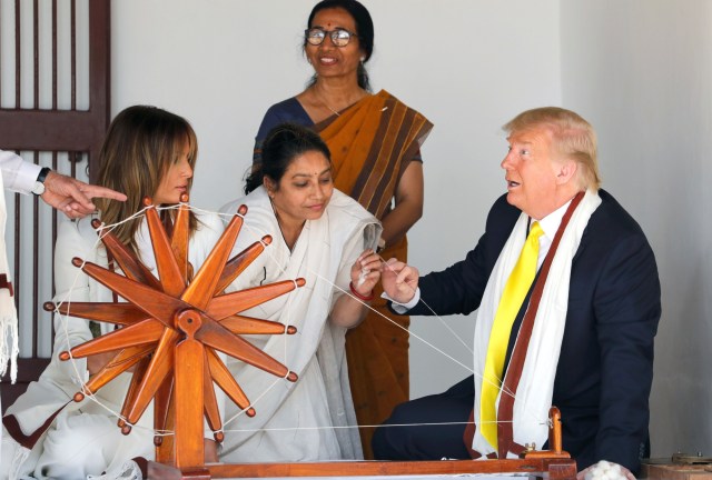 Foto: Trump Disambut Ratusan Ribu Warga saat Melawat ke India (530771)