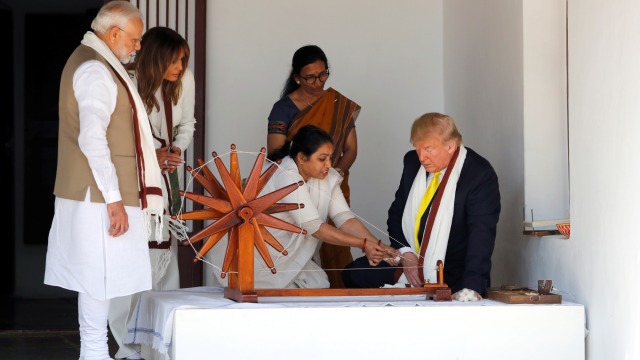 Foto: Trump Disambut Ratusan Ribu Warga saat Melawat ke India (530770)