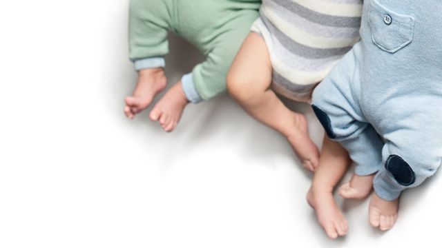 Ilustrasi bayi kembar tiga. Foto: Shutterstock