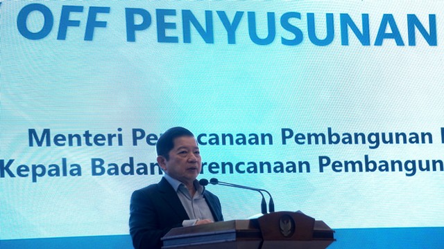 Menteri PPN/Kepala Bappenas Suharso Monoarfa memberikan sambutan dalam acara Kick Off Penyusunan Rencana Kerja Pemerintah 2021 di Kantor Bappenas, Jakarta. Foto: Fanny Kusumawardhani/kumparan