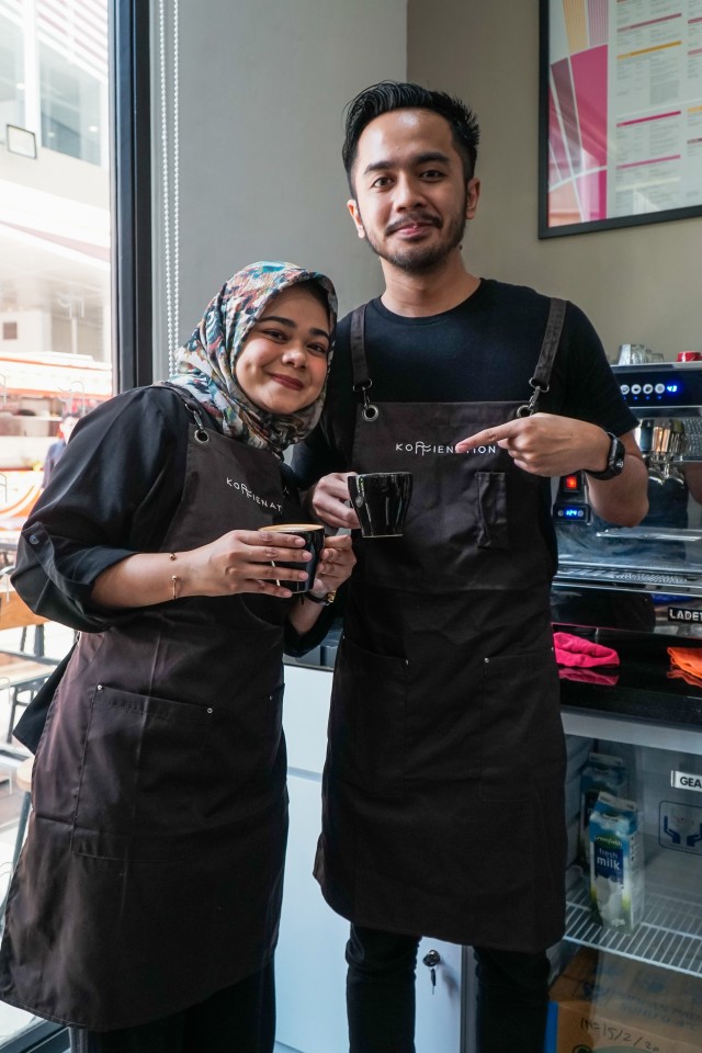 Saling support. Dihari kasih sayang ini, Gold member di tantang untuk  membuat kopi sendiri. 