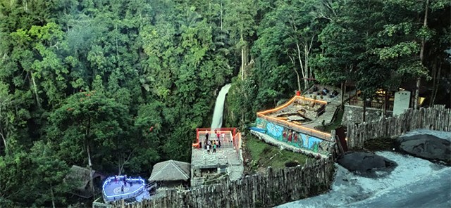 Air Terjun Kengkan di Kabupaten Minahasa, tempat yang dijadikan dedikasi keluarga untuk atlet olahraga ekstrim, Franky Kowaas, yang menjadi korban saat Gempa Palu terjadi (foto: febry kodongan/manadobacirita)