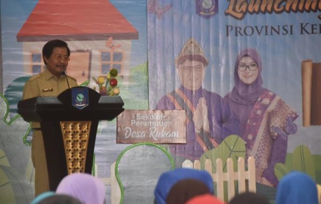 Wakil Gubernur Bangka Belitung, Abful Fatah saat memberikan sambutan pada acara lauching sekolah perempuan. (Ist)