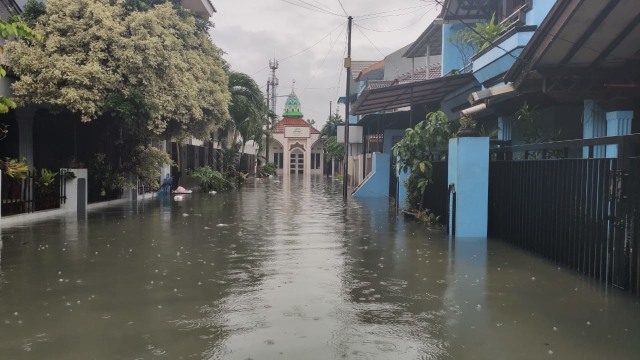 Banjir di Perumahan Bintara Jaya Permai, Kel. Bintara Jaya, Kec. Bekasi Barat. Foto: Muhammad Fikrie/kumparan