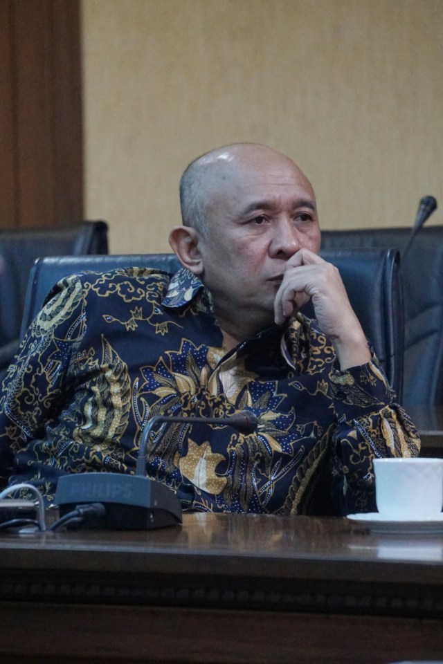 Menteri Koperasi dan UKM Teten Masduki saat pertemuan dengan Raffi Ahmad membahas Rans Carnival di Gedung Kemenkop dan UKM, Jakarta, Selasa (25/2). Foto: Fanny Kusumawardhani/kumparan