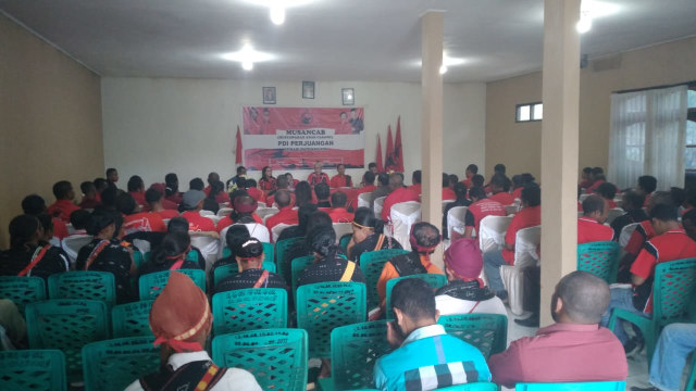 Musyawarah anak Cabang (Musancab) Partai PDI-Perjuangan Kabupaten Ngada Selasa (25/2) di Hotel Virgo. Foto: Arkadius Togo. 