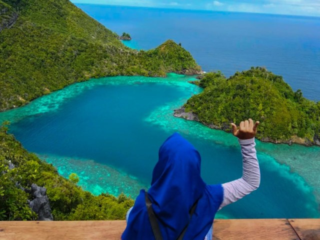 Puncak Love Misool Raja Ampat. Foto: Aditya Nugroho