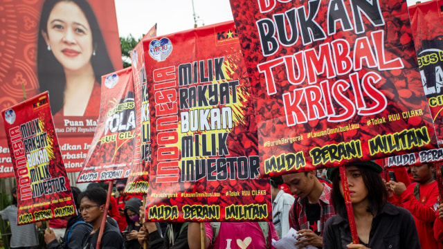 Puan Minta Pemerintah Libatkan Buruh untuk Bahas Aturan Turunan UU Cipta Kerja (5797)