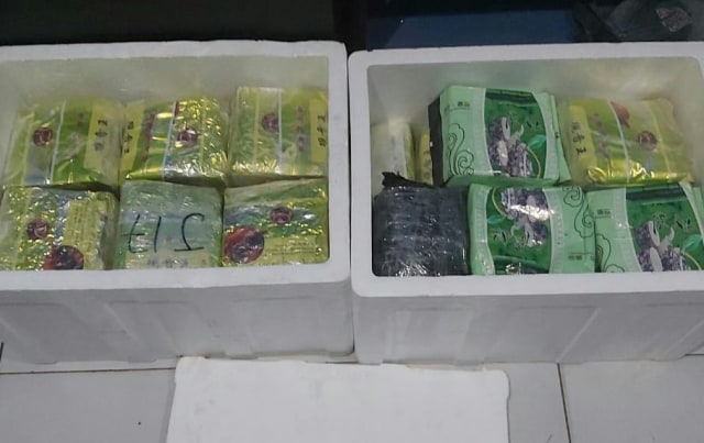 35 kilogram sabu yang dibungkus dalam kemasan teh yang diamankan oleh polisi. Foto: Dok. Polda Aceh