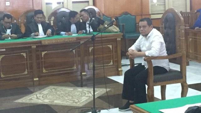 Isa Ansyari saat menjalani persidangan di Pengadilan Tipikor Medan. Foto: Rahmat Utomo/kumparan