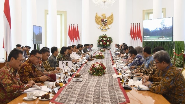Jokowi Dinilai Perlu Reshuffle Kabinet untuk Hindari Kutukan Periode Kedua (87323)