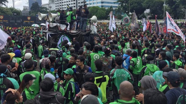 Suasana demo Ojek Online di depan Gedung DPR RI, Jumat (28/2). Foto: Rafyq Panjaitan/kumparan