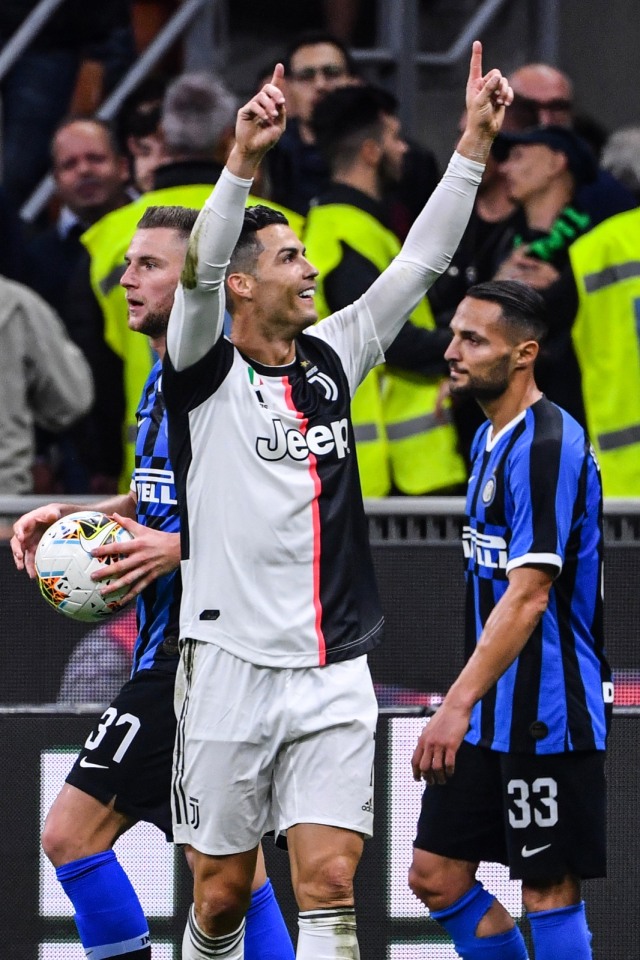 Cristano Ronaldo merayakan kemenangan Juventus atas Inter Milan. Foto: AFP/Alberto Pizzoli