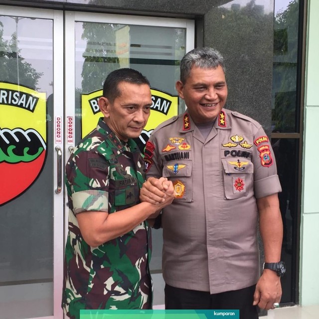 Mayor Jenderal M Sabrar Fadhilah (kiri) dan Kapolda Sumut Irjen Pol Martuani Sormin. (Rahmat Utomo/kumparan) Foto: Rahmat Utomo