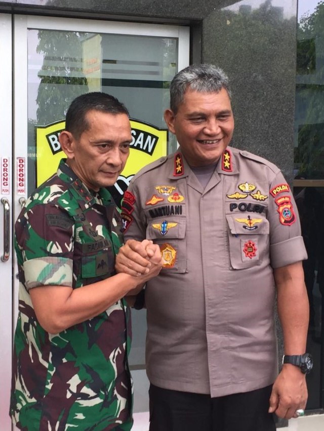 Mayor Jenderal M Sabrar Fadhilah (kiri) dan Kapolda Sumut Irjen Pol Martuani Sormin. Foto: Rahmat Utomo/kumparan