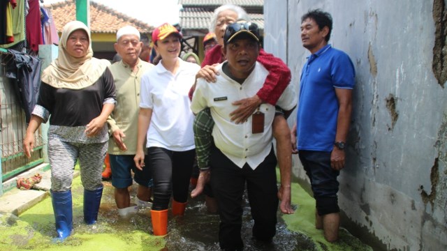 Mensos Juliari Ditangkap KPK, Gaya Istrinya Grace Batubara Langsung Jadi Sorotan (80417)