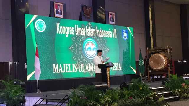 Wasekjen MUI Salahuddin Al-Ayyubi membacakan Deklarasi Bangka Belitung saat penutupan Kongres Umat Islam Indonesia (KUII) ke-VII.  Foto: Andesta Herli Wijaya/ kumparan.