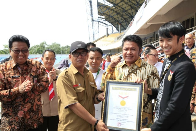 Penobatan rekor Muri peserta Tryout SMBPTN terbanyak di Indonesia, Sabtu (29/2). (Foto. Istimewa)