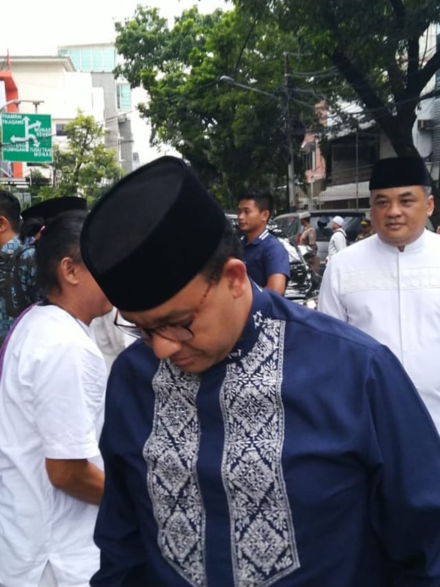 Gubernur DKI Jakarta Anies Baswedan menghadiri tablig akbar di Masjid Cut Nyak Dien.  Foto: Fachrul irwinsyah/kumparan