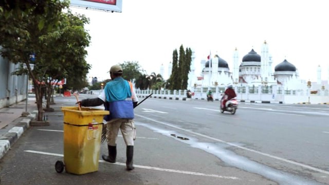 Aceh Targetkan Tahun 2025 Bebas Sampah, Warga Diimbau Kurangi Pemakaian Plastik (112270)