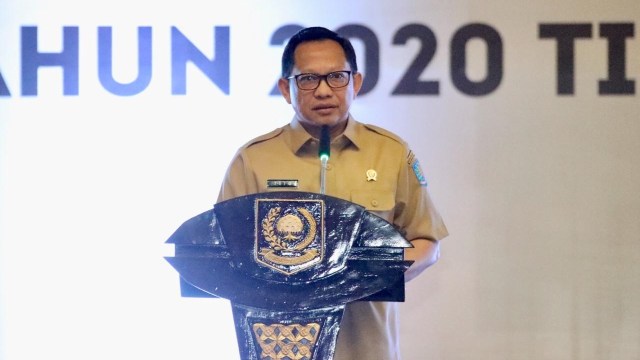Menteri Dalam Negeri (Mendagri), Tito Karnavian, memimpin Rapat Kerja Percepatan Penyaluran dan Pengelolaan Dana Desa Tahun 2020 di Provinsi Jawa Barat. Foto: Dok. Humas Kemendagri