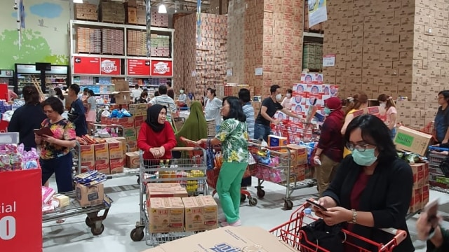 Fakta-fakta Kondisi Supermarket di Jakarta karena Virus Corona (62613)