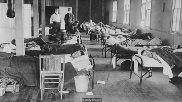 Rumah sakit darurat selama pandemi flu Spanyol di Camp Funston, Kansas, tahun 1918. Foto: Wikipedia/National Museum of Health and Medicine