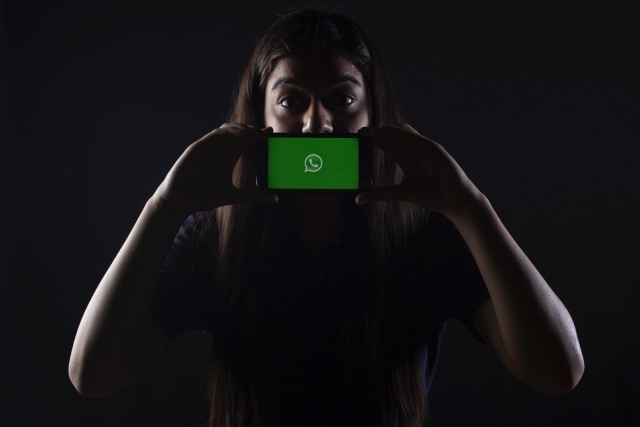 Illustrasi WhatsApp. Photo by Rachit Tank on Unsplash