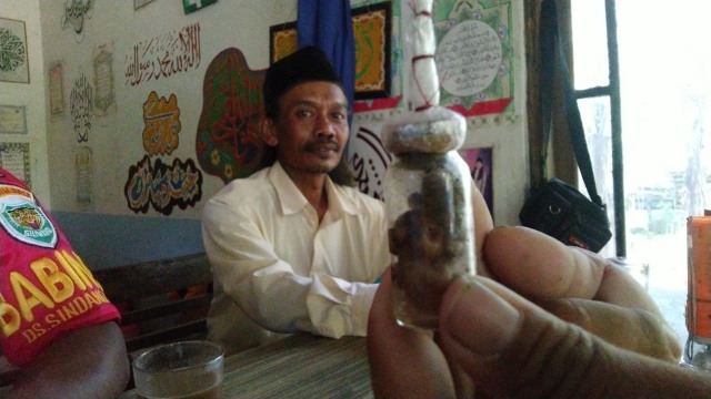 Botol yang diduga berisi Tuyul di Ciamis. Foto: Dok. Istimewa