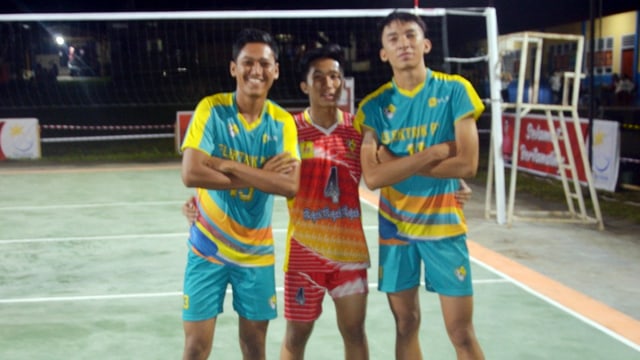 Filipo Aurio Patrick Balowahani, Ronaldo Topan Hagai Kaingge dan Nistelrooy Samuel Guntur Munde, atlet voli asal Kota Manado
