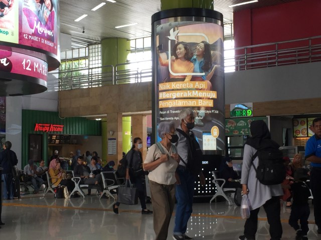 Suasana Stasiun Gambir pasca ditemukannya pasien dengan virus corona di Indonesia, Rabu (4/3). Foto: Abdul Latif/kumparan