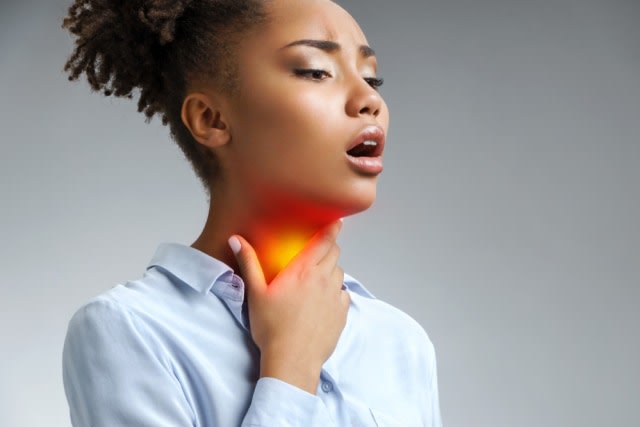 Ilustrasi sakit tenggorokan. Foto: Shutterstock