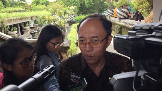 Kadis kesehatan Bali, Suarjaya.
