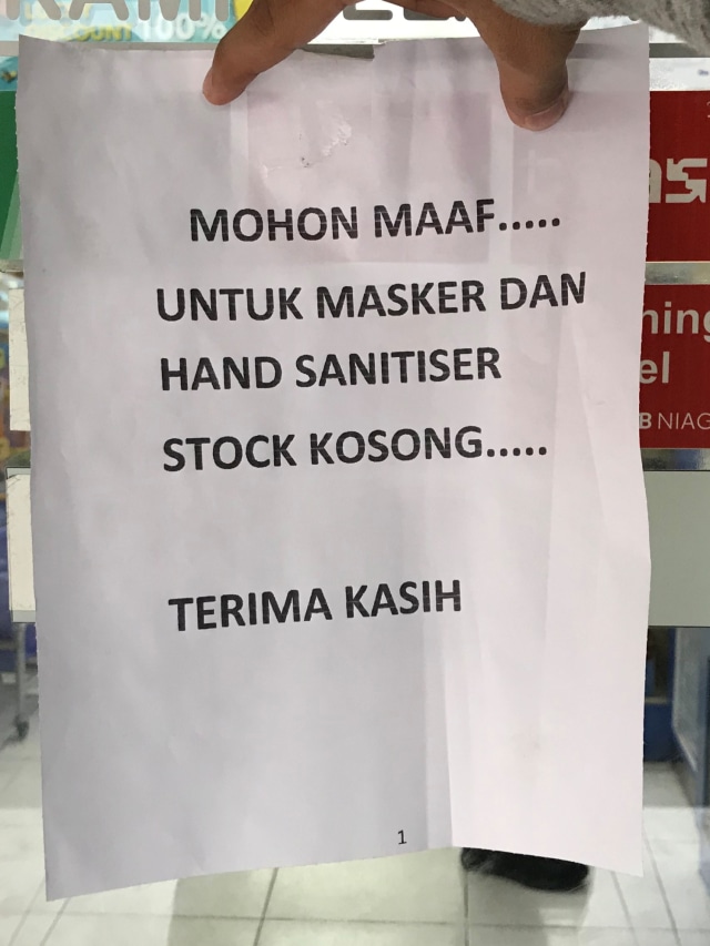 Himbauan masker dan hand sanitiser habis di Indomaret dan Minimarket di Kawasan Sabang, Jakarta, Rabu (4/3). Foto: Abdul Latif/kumparan