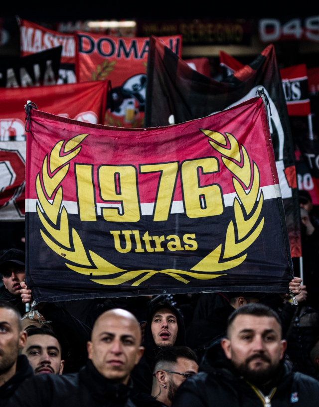 Ultras Milan. Foto: AFP/Marco Bertorello