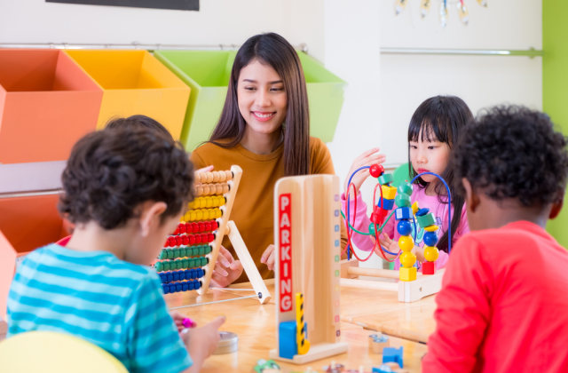 com-Ilustrasi belajar sambil bermain di sekolah. Foto: Shutterstock