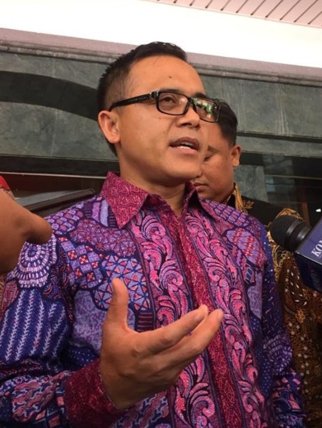 Bupati Banyuwangi Azwar Anas (tengah) bersama sejumlah bupati usai pertemuan dengan Mendagri. Foto: Andesta Herli Wijaya/kumparan