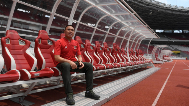 Ketua Umum PSSI, Mochamad Iriawan meninjau fasilitas Stadion Utama Gelora Bung Karno (SUGBK) di Senayan, Jakarta, Jumat (6/3). Foto: ANTARA FOTO/Puspa Perwitasari